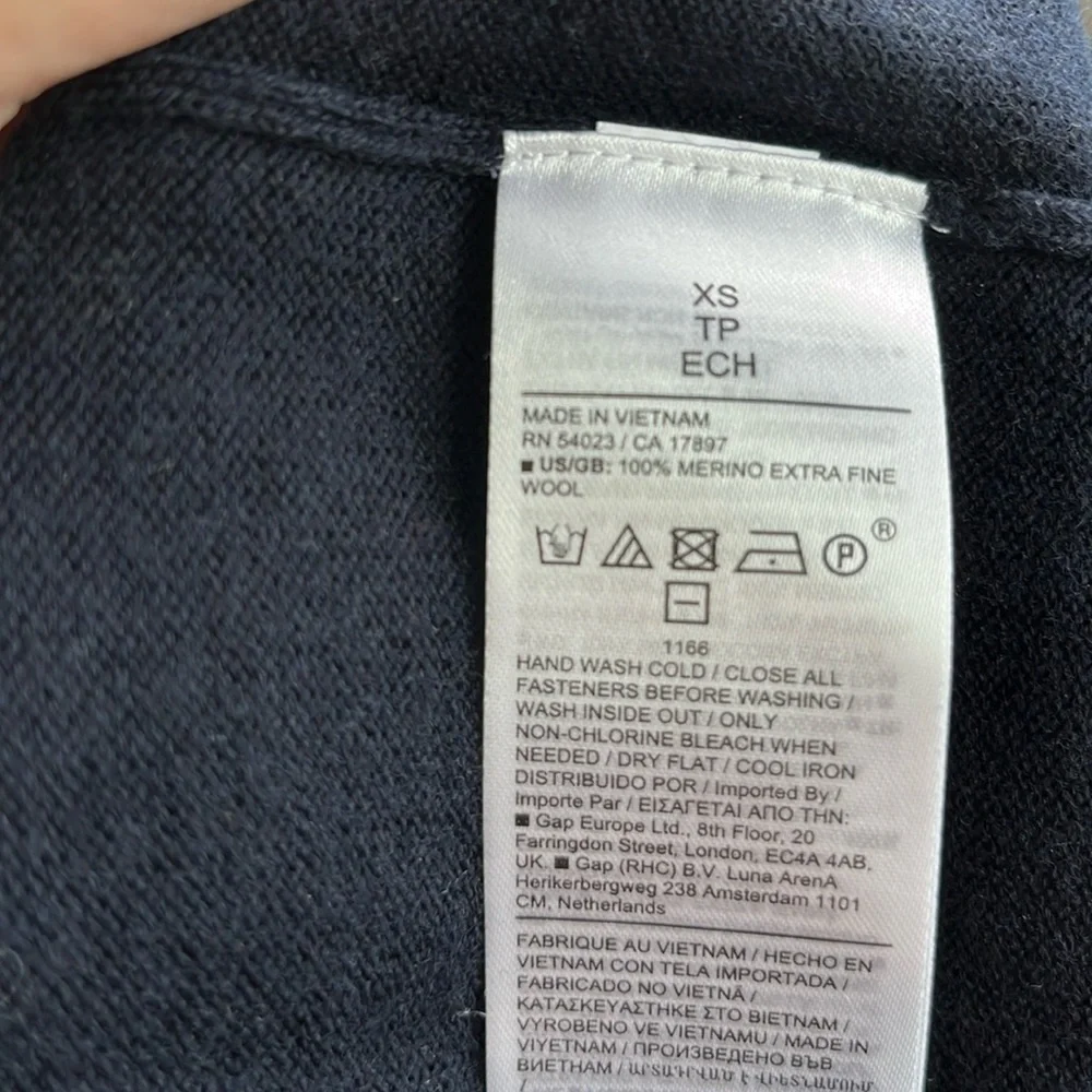 NWT Banana Republic Men’s Raoul Merino Navy Sweater Size XS